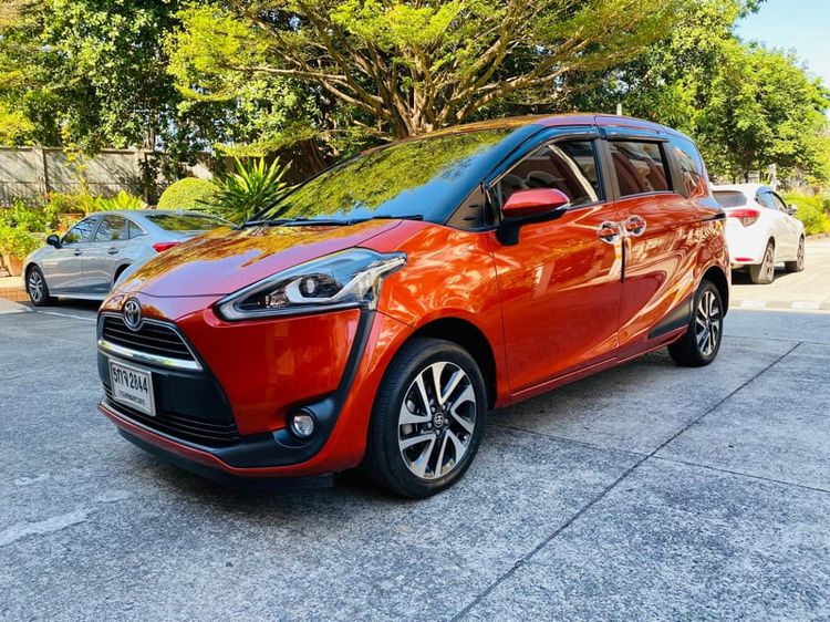 Toyota Sienta 2016 1.5 V Van เบนซิน ไม่ติดแก๊ส เกียร์อัตโนมัติ ส้ม