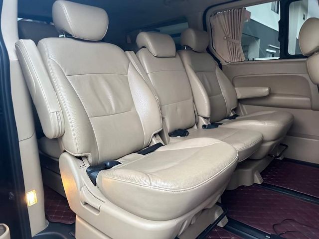 Hyundai H-1  2019 2.5 Elite Plus ดีเซล เกียร์อัตโนมัติ ดำ รูปที่ 4