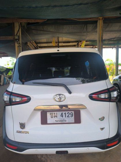Toyota Sienta 2019 1.5 V Sedan เบนซิน ไม่ติดแก๊ส เกียร์อัตโนมัติ ขาว รูปที่ 4
