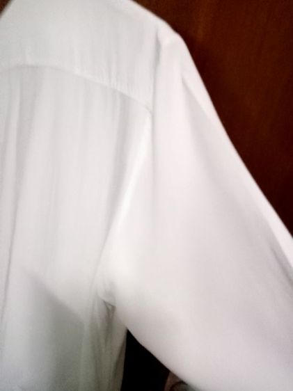 Uniqlo Ines De La Fressange Paris size M เสื้อขลุมสีขาว off white แขนสั้น กระดุมหน้า อก 40 ยาว 25 แขนยาว 12 ไหล่ 6.5 นิ้ว สภาพดี รูปที่ 8