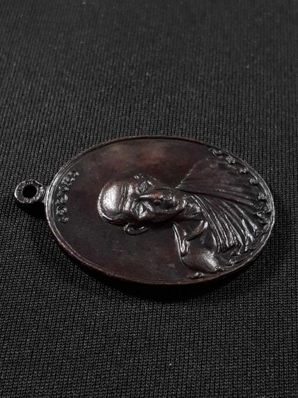 เหรียญกองพันลำปาง หลวงพ่อเกษม เขมโก สุสานไตรลักษณ์ จ.ลำปาง ปี2517 เนื้อทองแดงรมดำสภาพยังสวย รูปที่ 3