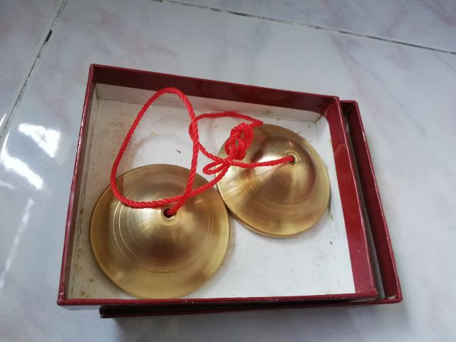 ฉิ่งทองเหลืองเงาวับ ขนาด 6 ซม.หนา แข็งแรง ของใหม่