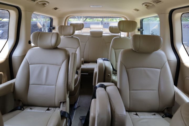 Hyundai H-1  2020 2.5 Deluxe Van ดีเซล ไม่ติดแก๊ส เกียร์อัตโนมัติ บรอนซ์เงิน รูปที่ 4