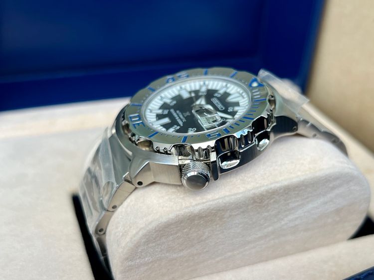 Seiko Royal Blue Monster Limited Edition  1750 piece. SRP657K1  รูปที่ 7