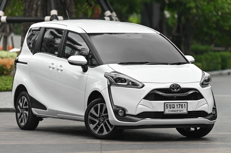 Toyota Sienta 2022 1.5 V Utility-car เบนซิน เกียร์อัตโนมัติ ขาว รูปที่ 2