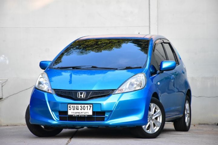 Honda Jazz 2013 1.5 V i-VTEC Sedan เบนซิน ไม่ติดแก๊ส เกียร์อัตโนมัติ ฟ้า