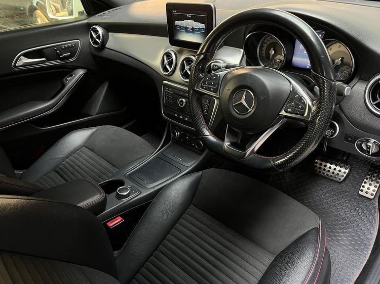 Mercedes-Benz CLA-Class 2016 CLA250 AMG Sedan เบนซิน ไม่ติดแก๊ส เกียร์อัตโนมัติ ขาว รูปที่ 3