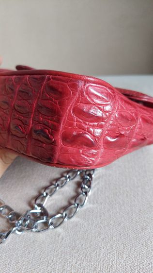 กระเป๋าคล้องไหล่หนังจระเข้แท้ รูปที่ 12