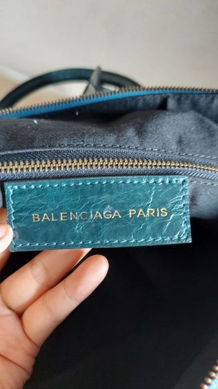 กระเป๋าถือ Balenciaga ใบใหญ่  รูปที่ 9