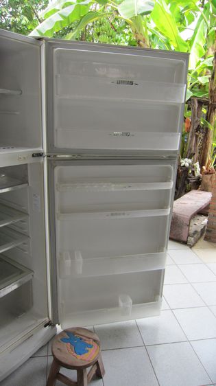 ขายตู้เย็น Sharp NO FROST 2ประตู  19.8 คิว  รูปที่ 3