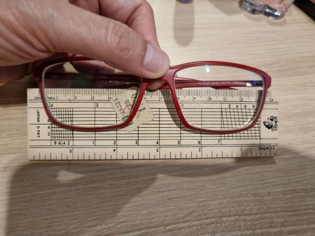 กรอบแว่นตา rayban สีแดง มือสองสภาพใหม่ไม่มีรอย แทบไม่ได้ใช้งาน รูปที่ 4