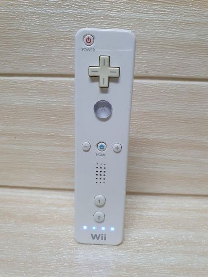 เครื่องเกมส์นินเทนโด ขายจอย Nintendo WiiMode สภาพดี รางถ่านสะอาด ใช้งานปกติ ปุ่มกดปกติทุกปุ่ม ขาย 150 บาท ส่ง kerry35