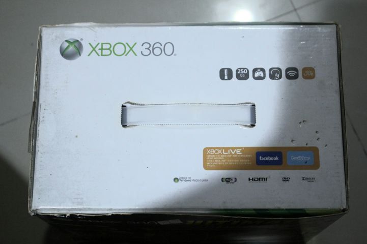 Xbox 360 S Console - 250gb HD Model 1439 รูปที่ 5