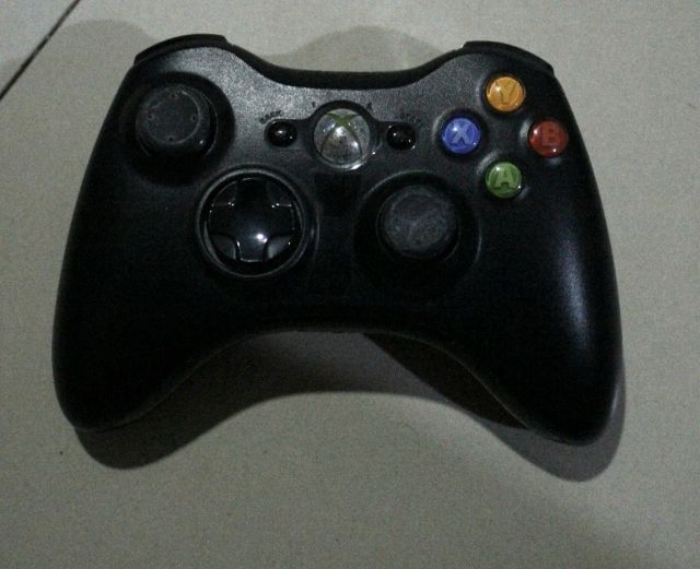 Xbox 360 S Console - 250gb HD Model 1439 รูปที่ 8