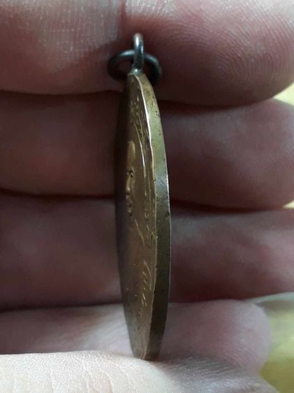 เหรียญหลวงพ่อฉุย วัดคงคาราม จ.เพชรบุรี รุ่นแรก ปี2465 เนื้อทองแดงหูเชื่อมขอบกระบอกสภาพยังสวย รูปที่ 5