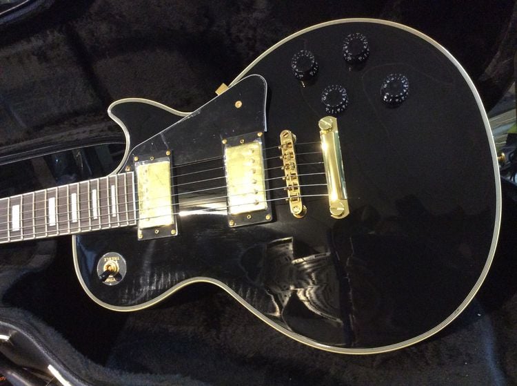 กีต้าร์ไฟฟ้า Gibson LP สีดำ พร้อมกล่อง สภาพ 90เปอเซ็นต์ ราคา 8,500บาท รูปที่ 4