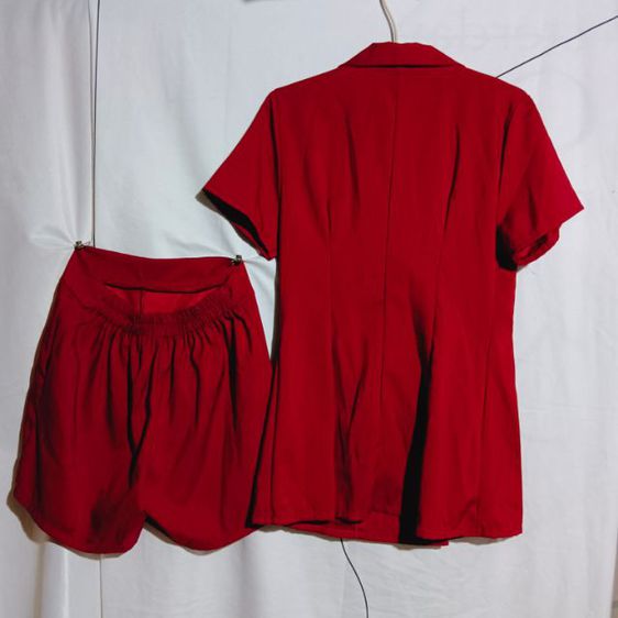 ชุดเซตเสื้อกึ่งสูทแขนสั้นสีแดง กางเกงขาสั้น รูปที่ 2