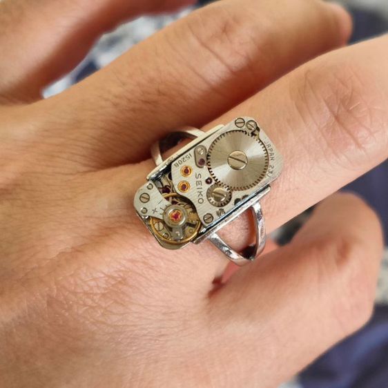 แหวน Seiko ทำจากตัวเครื่องนาฬิกาวินเทจไซโก้ ตัวแหวนไม่ลอกไม่ดำ ปรับขนาดได้ ใส่ได้ทั้งชายและหญิง เรียบแอบหรู รูปที่ 3