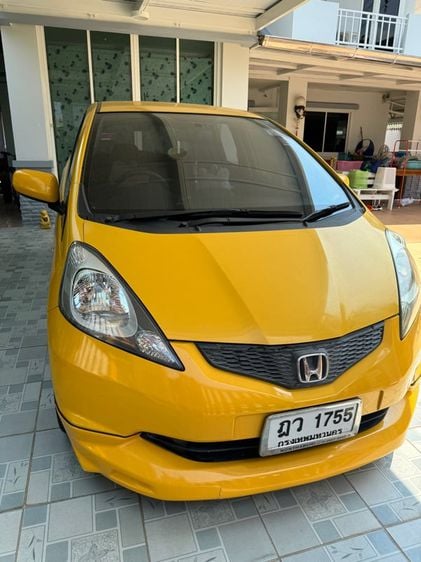รถ Honda Jazz 1.5 V i-VTEC สี เหลือง