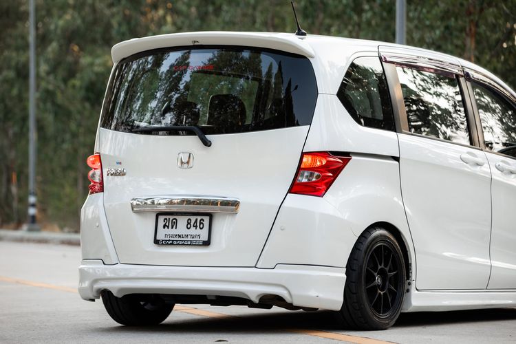 Honda Freed 2012 1.5 E Sport Utility-car เบนซิน ไม่ติดแก๊ส เกียร์อัตโนมัติ ขาว รูปที่ 4