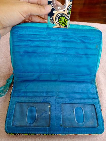 กระเป๋าสตางค์ลายดอกสีฟ้า vera bradley รูปที่ 5