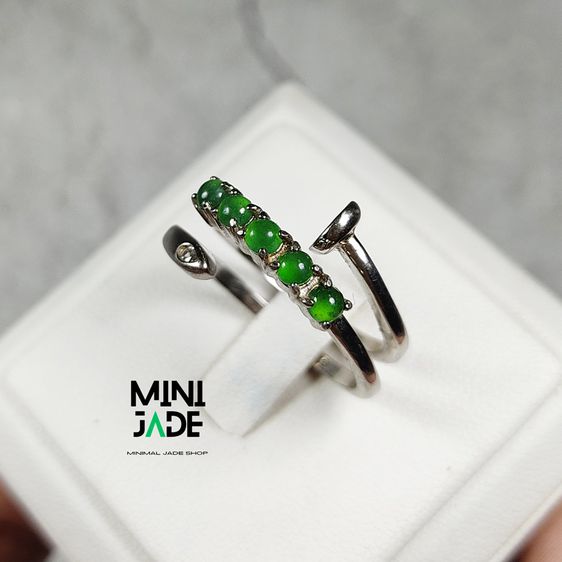 แหวนตะปูหยก jadeite เขียวจักพรรดิเนื้อแก้ว เรียง5เม็ด รูปที่ 3