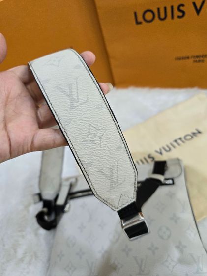 Louis Vuitton White Taigarama Monogram Flap Messenger Bag ปี2020 รูปที่ 14