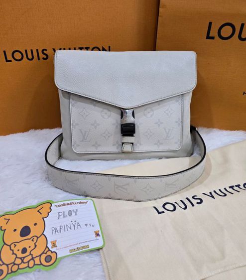 Louis Vuitton White Taigarama Monogram Flap Messenger Bag ปี2020 รูปที่ 5