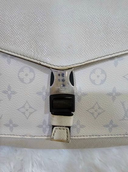 Louis Vuitton White Taigarama Monogram Flap Messenger Bag ปี2020 รูปที่ 6