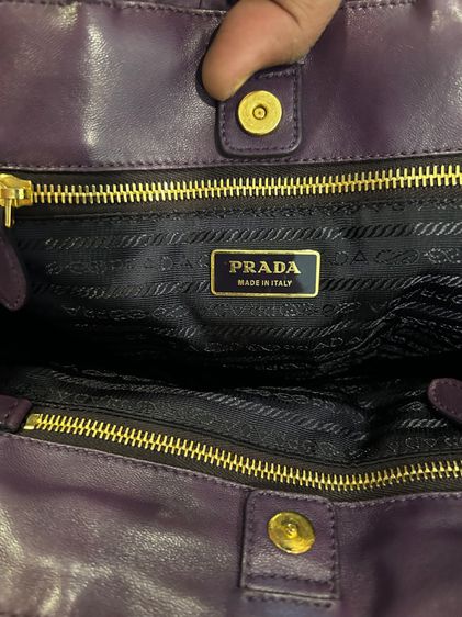 กระเป๋าทรงถือ Prada รูปที่ 9