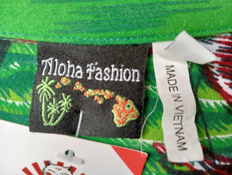 Aloha Fashion  เสื้อฮาวายอเมริกาผ้าrayon สีเขียว ลายคลื่น ต้นมะพร้าวและดอกชบา รูปที่ 4