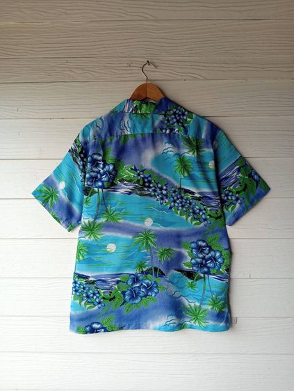 POMARE  เสื้อฮาวายอเมริกาผ้าpolyester สีฟ้า ลายดอกชบาสีฟ้าน้ำเงิน รูปที่ 3