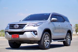 TOYOTA FORTUNER 2.4 V ปี2018 เกียร์ AT RWD 