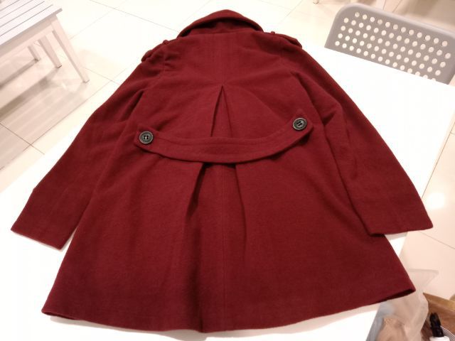 Coat Over เสื้อโค้ทผู้หญิง size S สีแดงเลือดหมู อก 34 ยาว 29 ไหล่กว้าง 13 แขนยาว 21 นิ้ว สภาพดี ใช้งานน้อยครั้ง รูปที่ 12