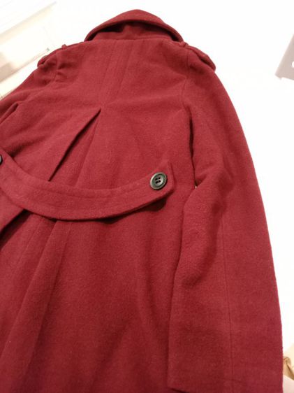 Coat Over เสื้อโค้ทผู้หญิง size S สีแดงเลือดหมู อก 34 ยาว 29 ไหล่กว้าง 13 แขนยาว 21 นิ้ว สภาพดี ใช้งานน้อยครั้ง รูปที่ 10