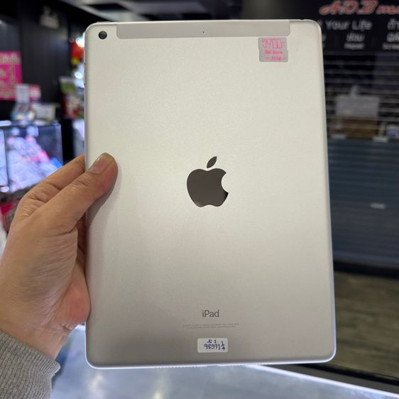 iPad Gen6 32GB สีขาว โมเดลJ ใส่ซิม(CellularและWiFi) สภาพสวยมากๆ เครื่องใช้งานดีเยี่ยม❤️❤️ รูปที่ 2