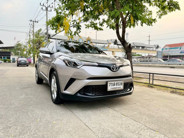 Toyota C-HR 2018 1.8 Entry Utility-car เบนซิน ไม่ติดแก๊ส เกียร์อัตโนมัติ เทา รูปที่ 2