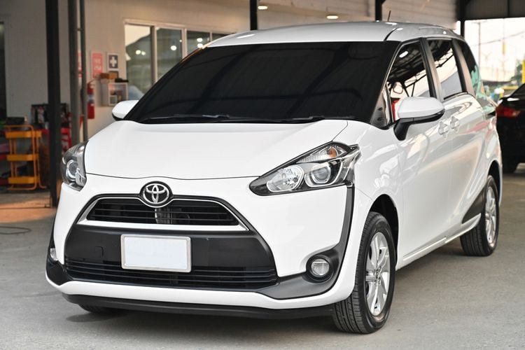 Toyota Sienta 2017 1.5 G Utility-car เบนซิน ไม่ติดแก๊ส เกียร์อัตโนมัติ ขาว
