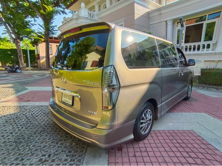 Hyundai Grand Starex 2015 2.5 VIP Van ดีเซล ไม่ติดแก๊ส เกียร์อัตโนมัติ บรอนซ์ทอง รูปที่ 4