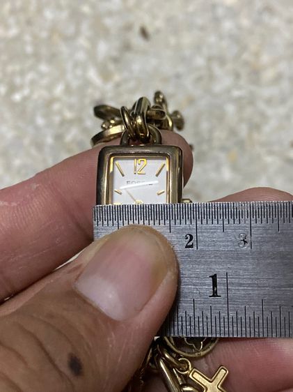 นาฬิกายี่ห้อ FOSSIL  ของแท้มือสอง อะไหล่ครบ ทองสวย สายยาว 17 เซนติเมตร  850฿ รูปที่ 7