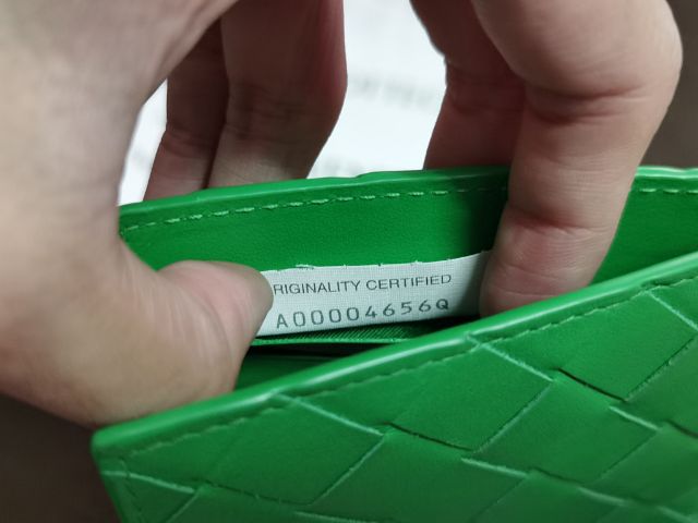 กระเป๋าหนีบแบงค์  Bottega Veneta Money Clip 6 card สีเขียว Parakeet อุปกรณ์ถุงผ้า , แคร์บุ๊ค รูปที่ 7