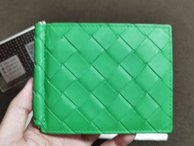 กระเป๋าหนีบแบงค์  Bottega Veneta Money Clip 6 card สีเขียว Parakeet อุปกรณ์ถุงผ้า , แคร์บุ๊ค รูปที่ 2