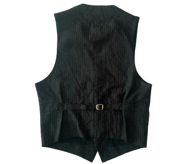 R.Newbold
by Paul Smith
Endlish wool pinstripe Flecks vest
made in Japan
🎌🎌🎌 รูปที่ 3