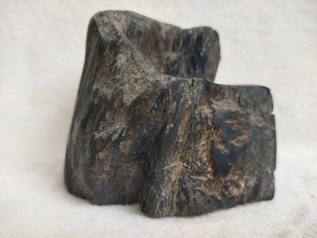 หินซุยเซอิ Suiseki หินสีดำไม้กลายเป็นหิน รูปที่ 11