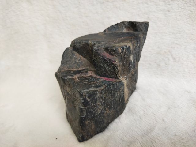 หินซุยเซอิ Suiseki หินสีดำไม้กลายเป็นหิน รูปที่ 8