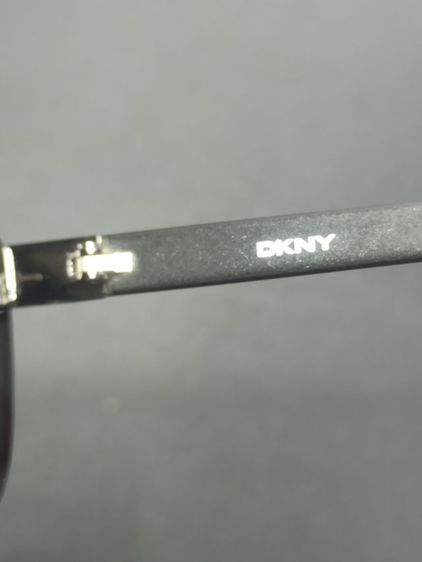 แว่นกันแดด DKNY 7222S ทรงสี่เหลี่ยมไร้ขอบ 59-15-135 รูปที่ 8