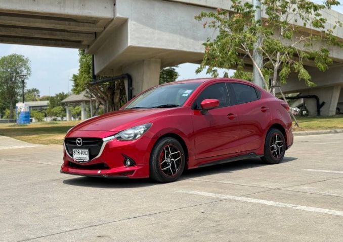 รถ Mazda Mazda 2 1.5 XD High สี แดง