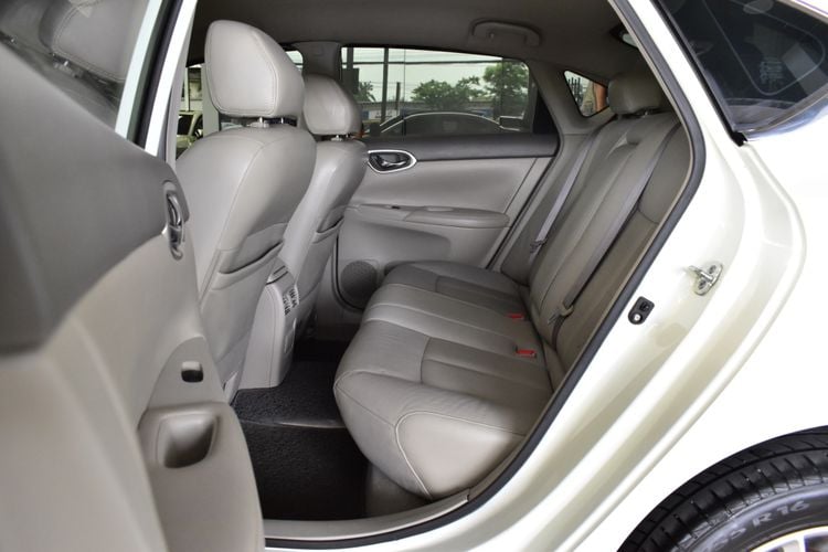 Nissan Sylphy 2013 1.8 V Sedan เบนซิน ไม่ติดแก๊ส เกียร์อัตโนมัติ ขาว รูปที่ 4
