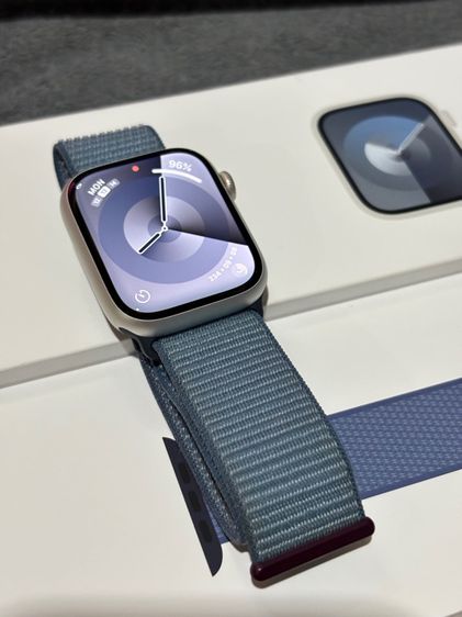 Apple Watch Series 9 GPS 45mm Silver Aluminium Case with Winter Blue Sport Loop ประกันถึง15-1-68 รูปที่ 5