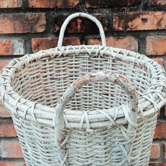Vintage  French 1970s
White  Wicker  Basket รูปที่ 6